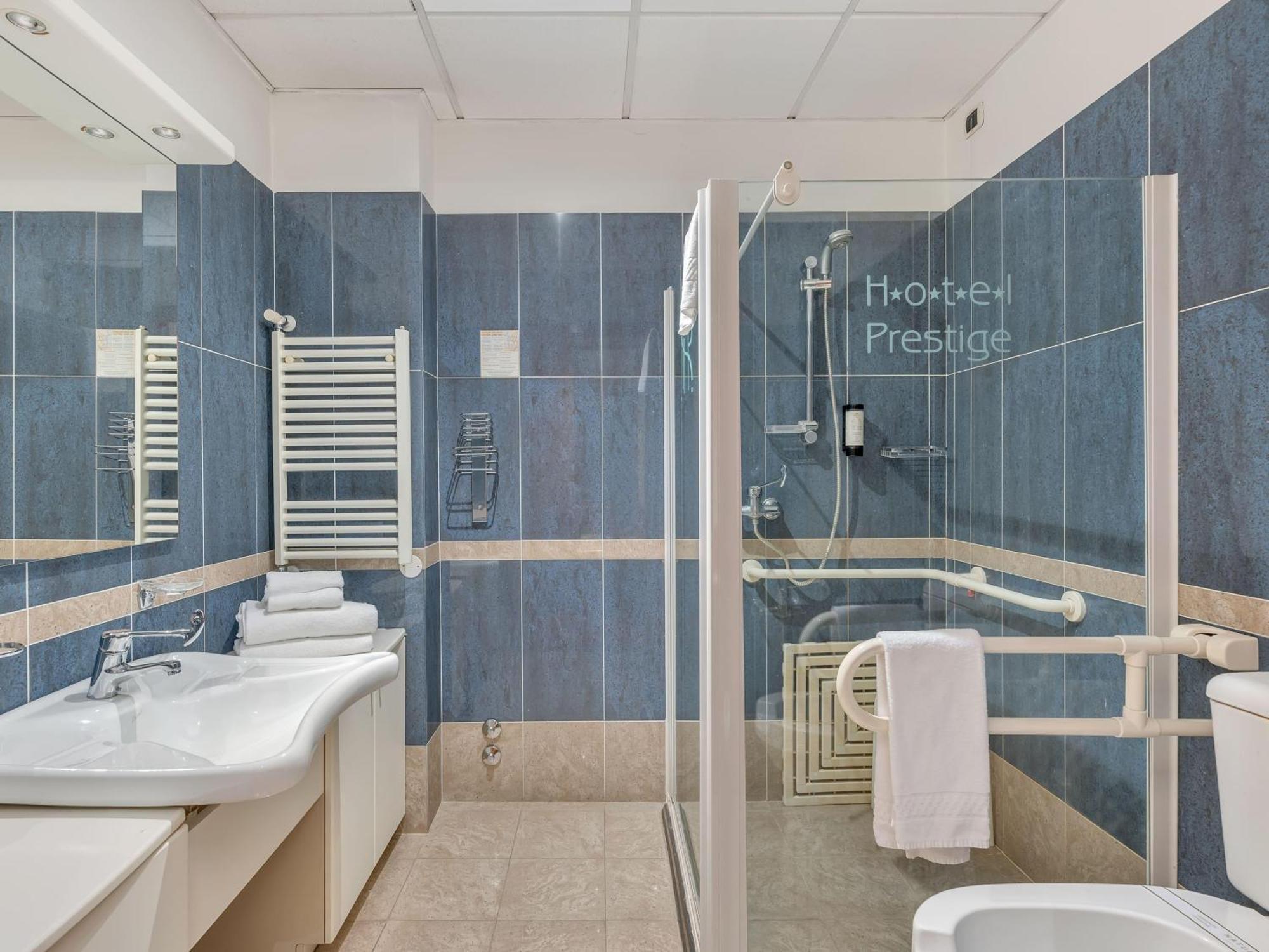 B&B Hotels Hotel Prestige Ornago Bagian luar foto