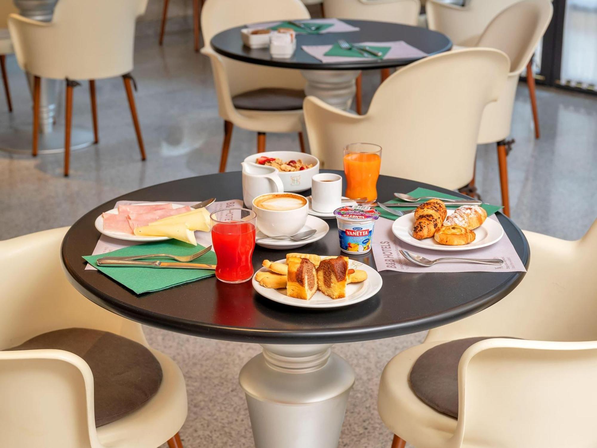 B&B Hotels Hotel Prestige Ornago Bagian luar foto