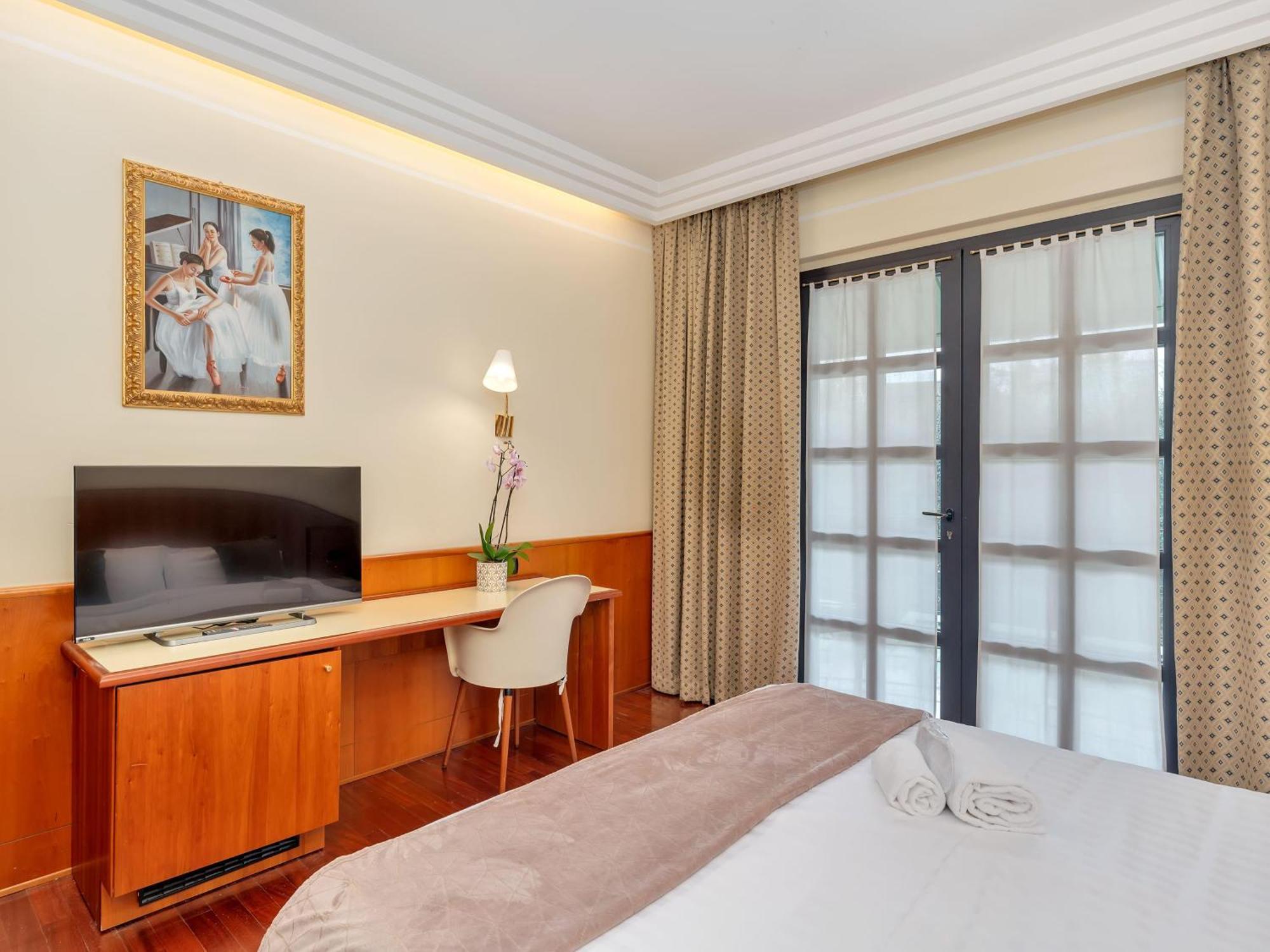 B&B Hotels Hotel Prestige Ornago Bagian luar foto
