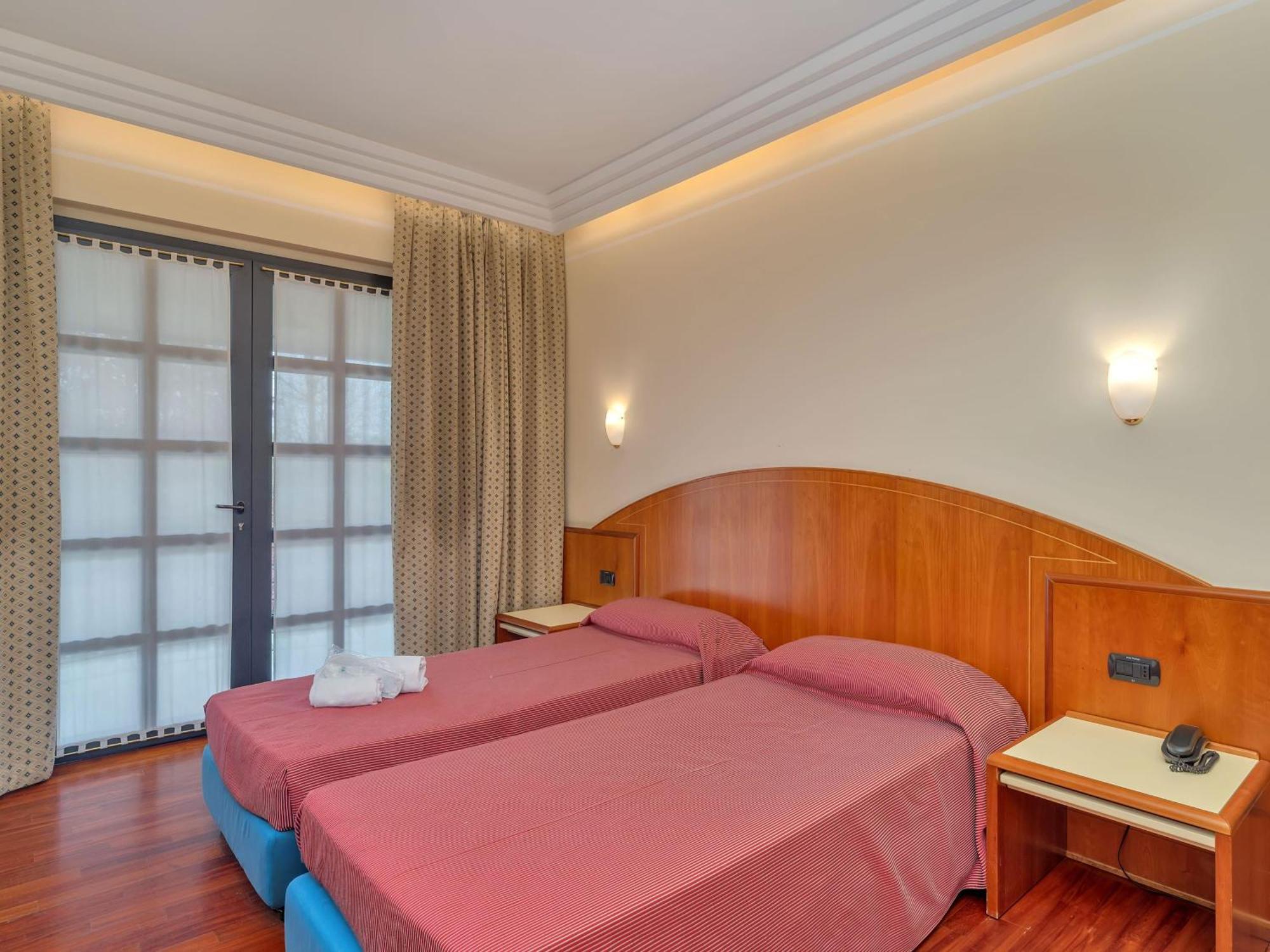 B&B Hotels Hotel Prestige Ornago Bagian luar foto