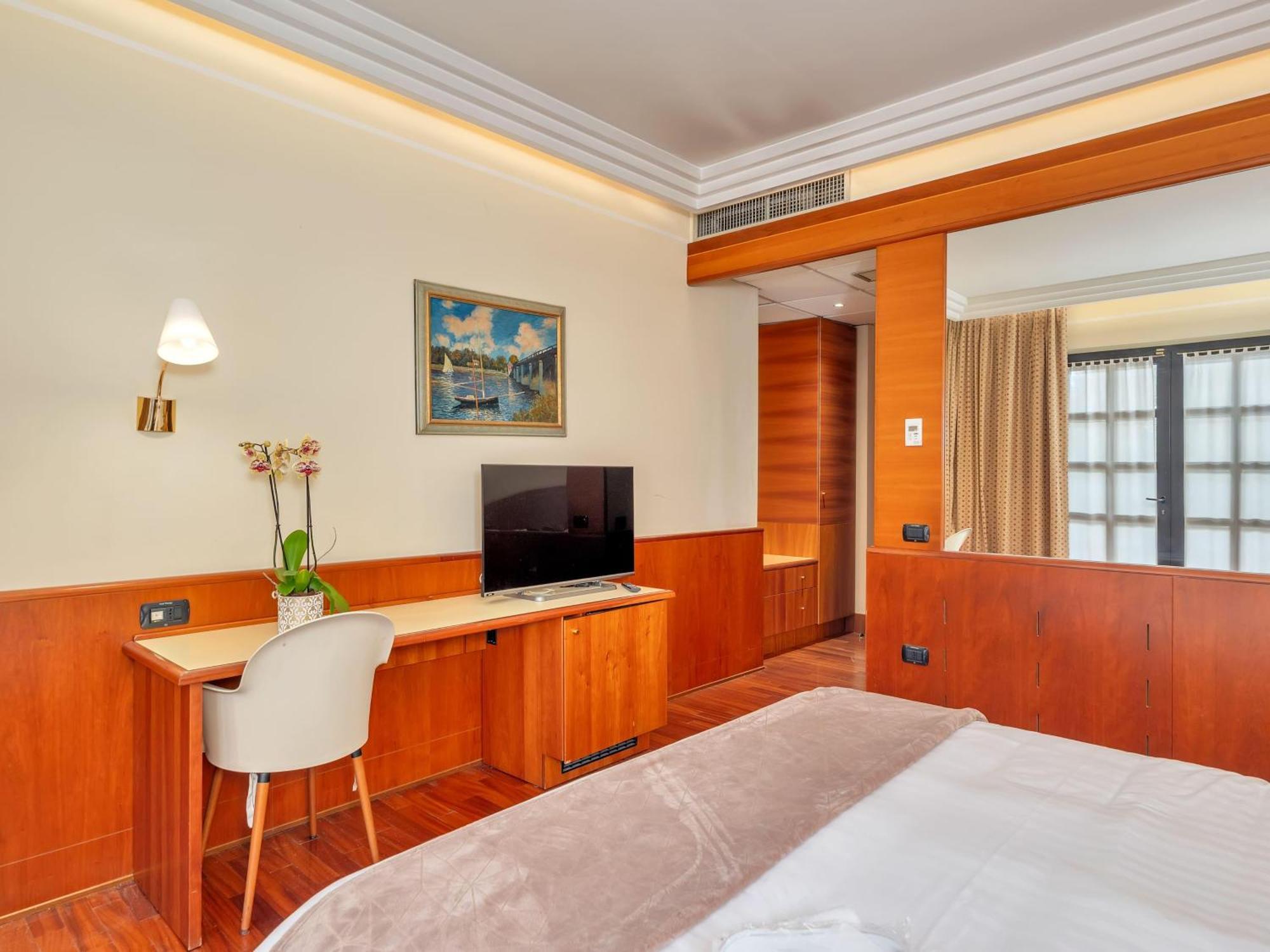 B&B Hotels Hotel Prestige Ornago Bagian luar foto