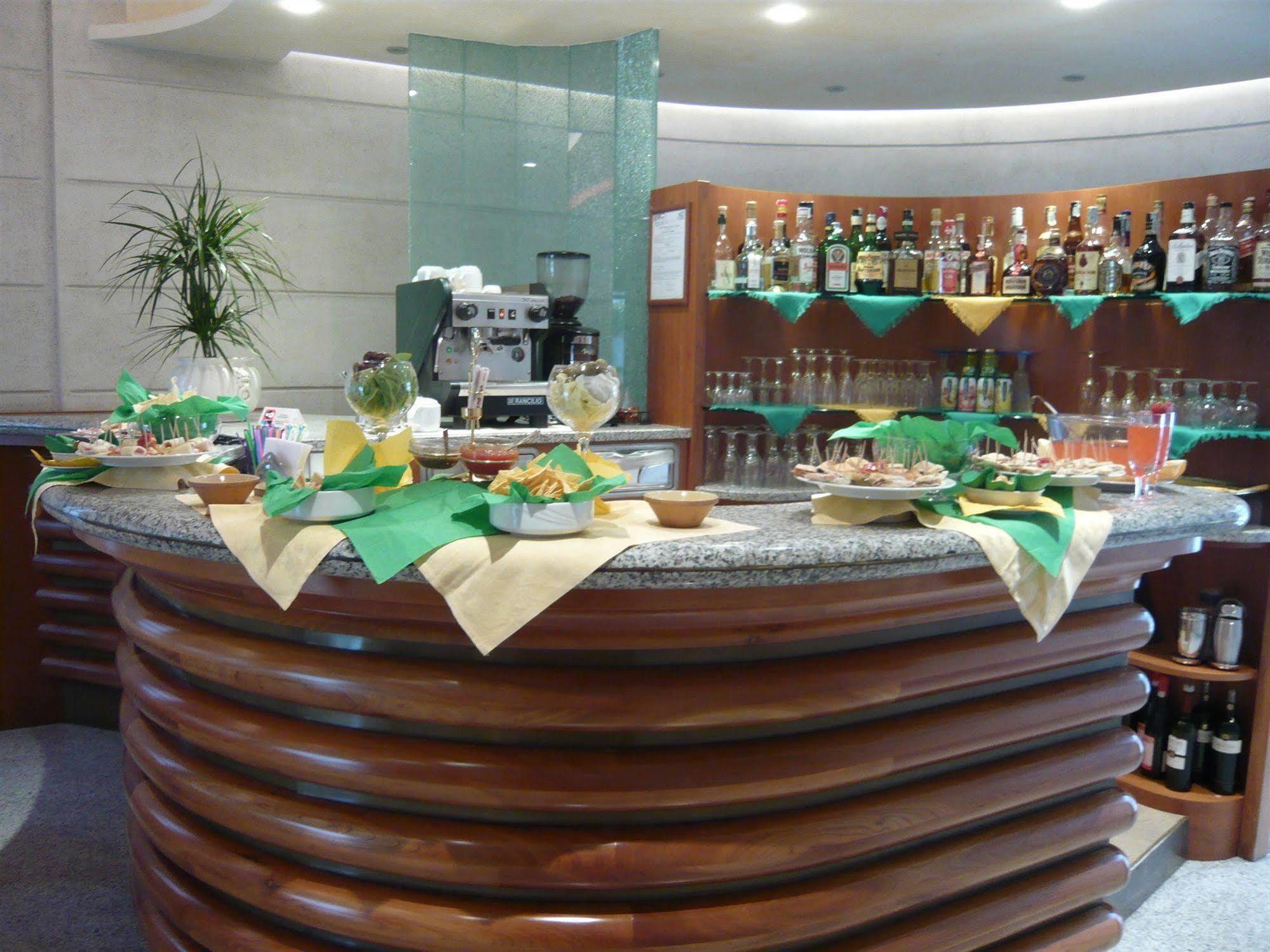 B&B Hotels Hotel Prestige Ornago Bagian luar foto