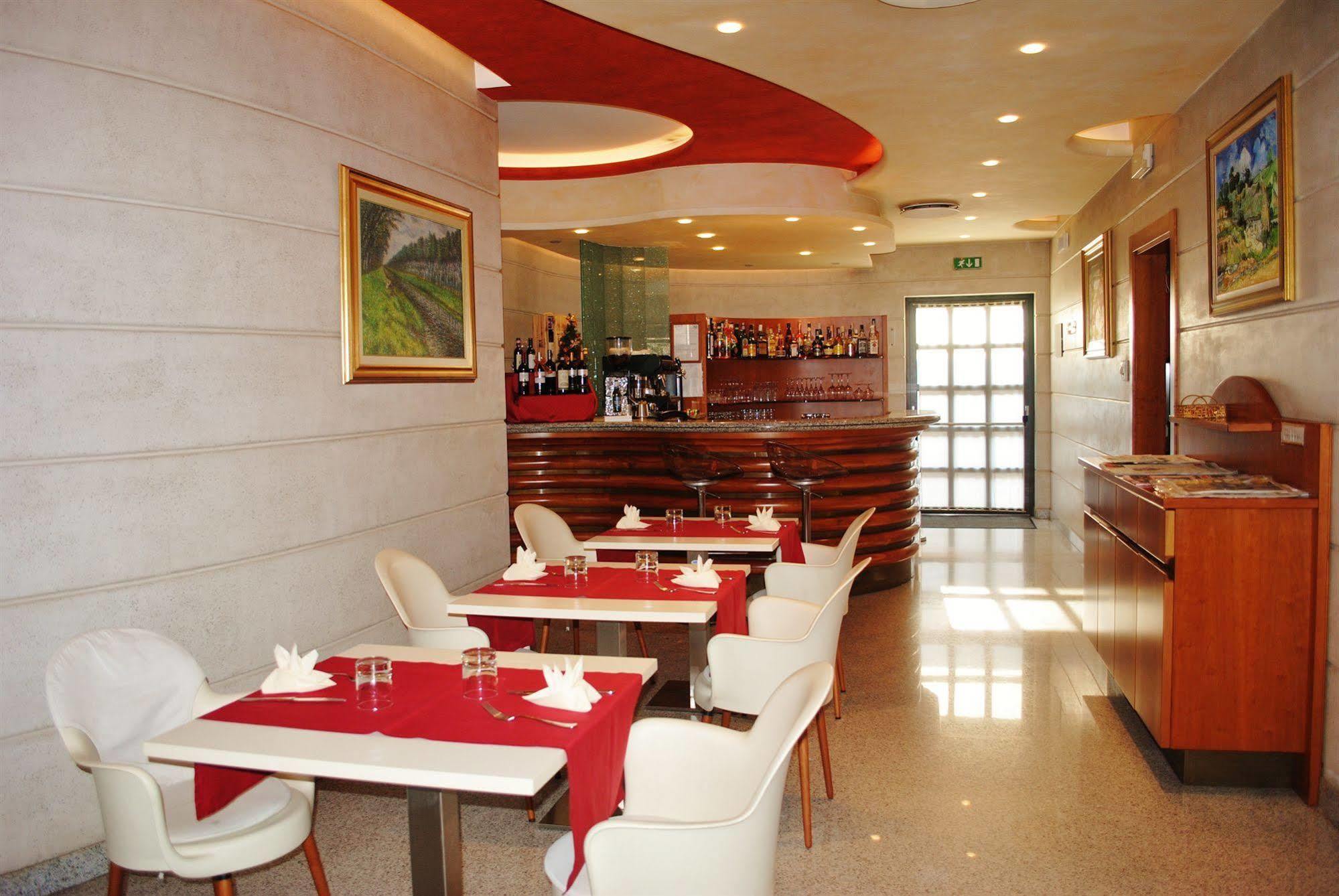 B&B Hotels Hotel Prestige Ornago Bagian luar foto